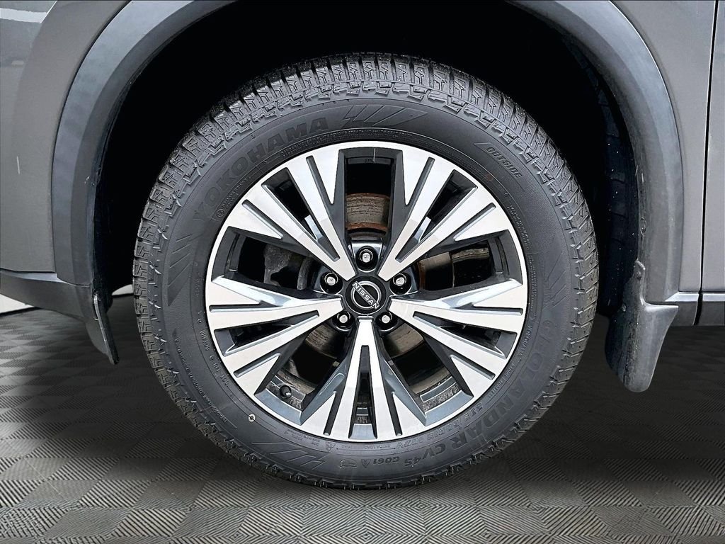 Used 2023 Gray Nissan SV image 27
