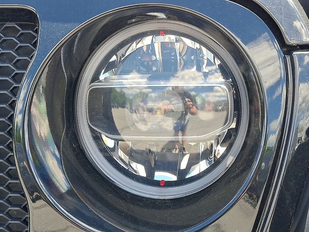 Used 2022 Black Jeep Unlimited High Tide image 9
