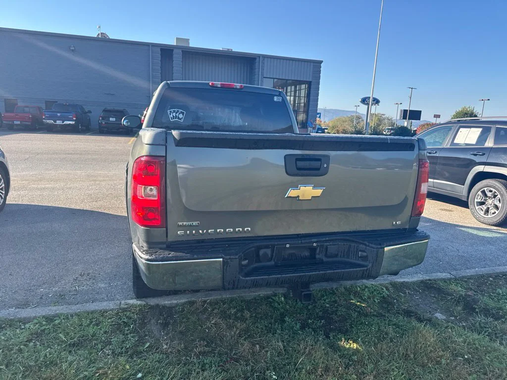 Used 2011 Green Metallic Chevrolet Work Truck image 18