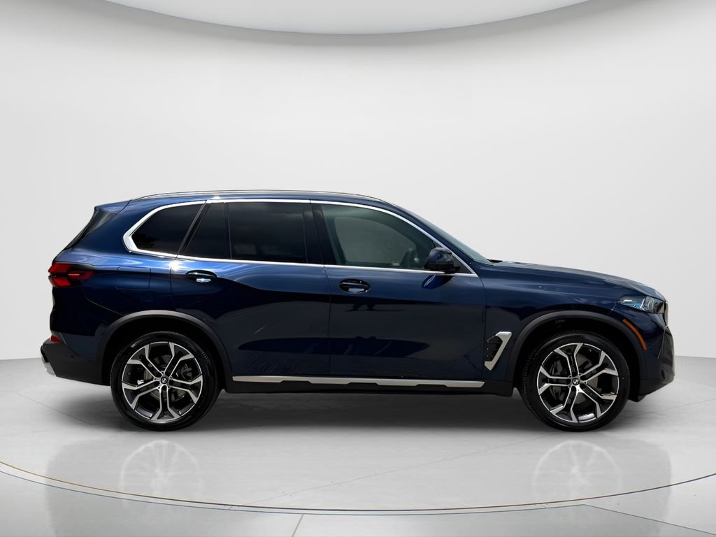 New 2026 Tanzanite Blue II Metallic BMW xDrive40i image 4