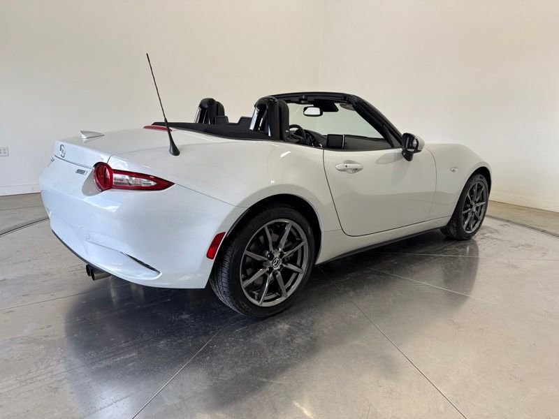 Used 2016 White Mazda Grand Touring image 14