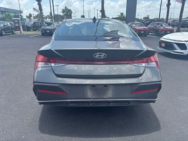 Certified Used 2025 Gray Hyundai SE image 5