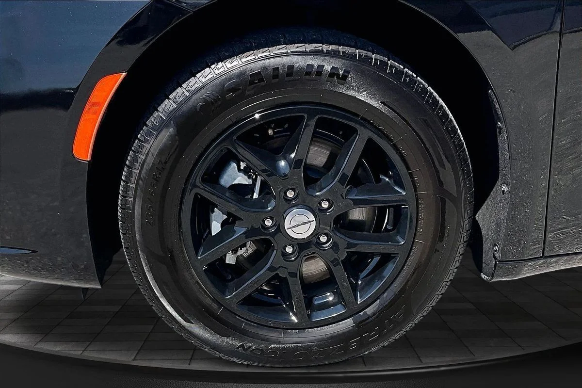 Used 2023 Black Chrysler Touring L image 37