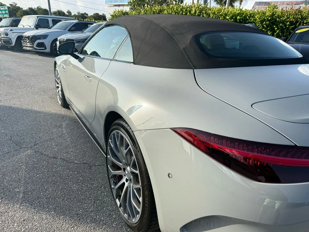 Used 2022  Mercedes-Benz 4MATIC® image 13