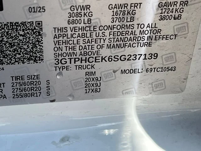 Used 2025 Summit White GMC Elevation image 15
