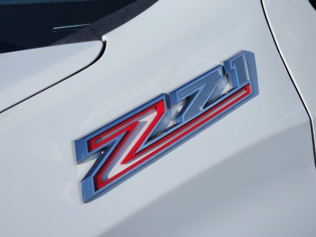 Used 2025 Summit White Chevrolet LT image 10