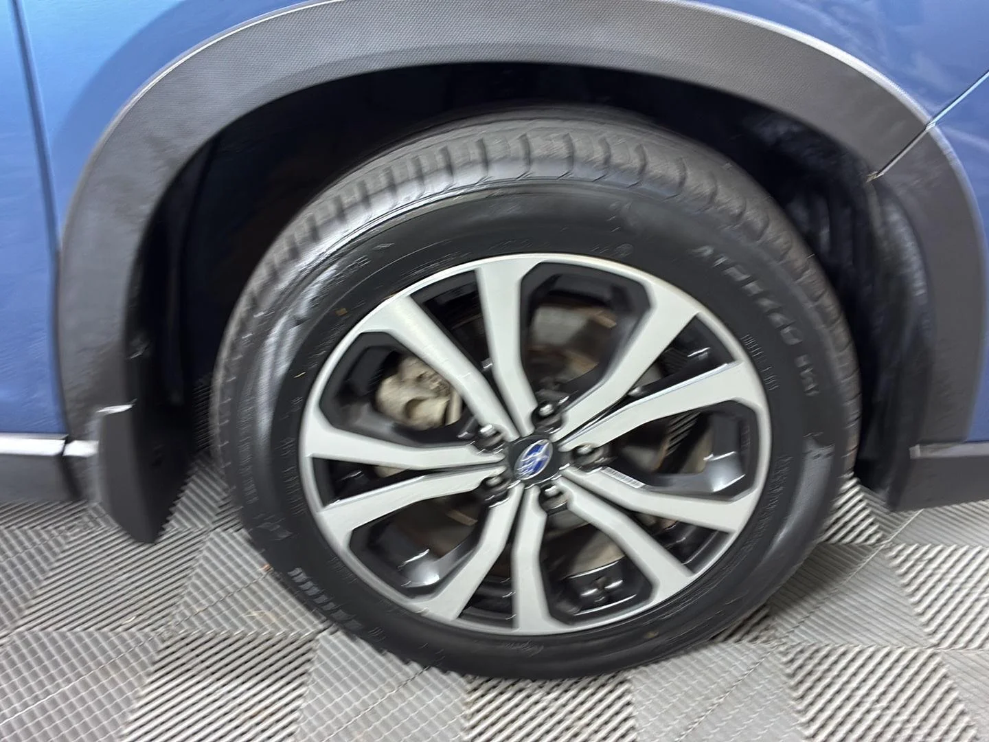 Used 2019 Horizon Blue Pearl Subaru Limited image 12
