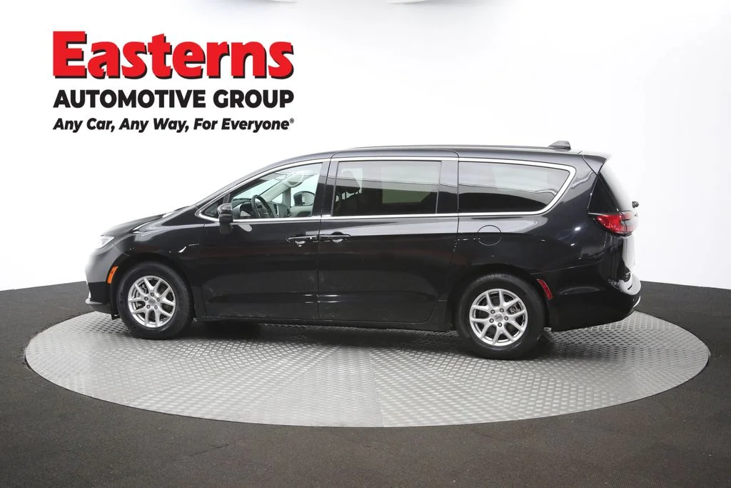 Used 2023 Black Chrysler Touring L image 63