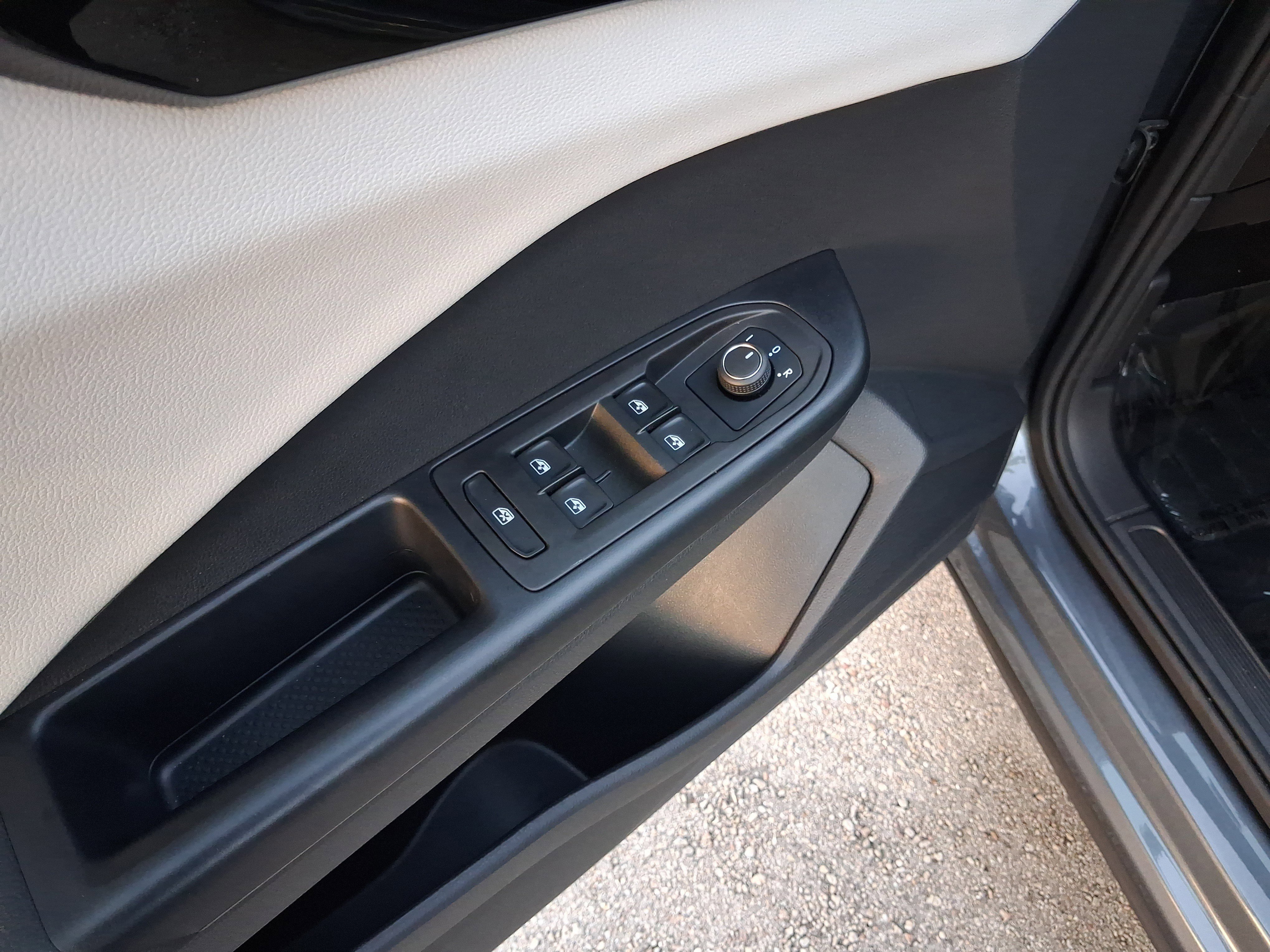 2025 Volkswagen Taos S - Photo 16