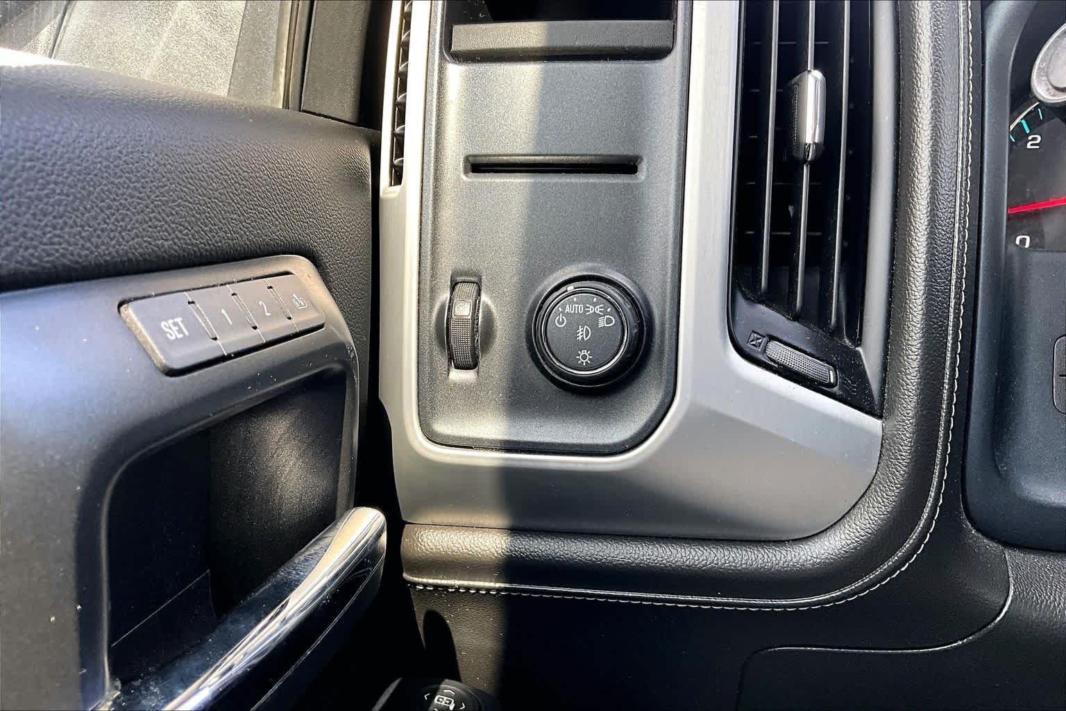 Used 2018 Red Quartz Tintcoat GMC SLT image 35