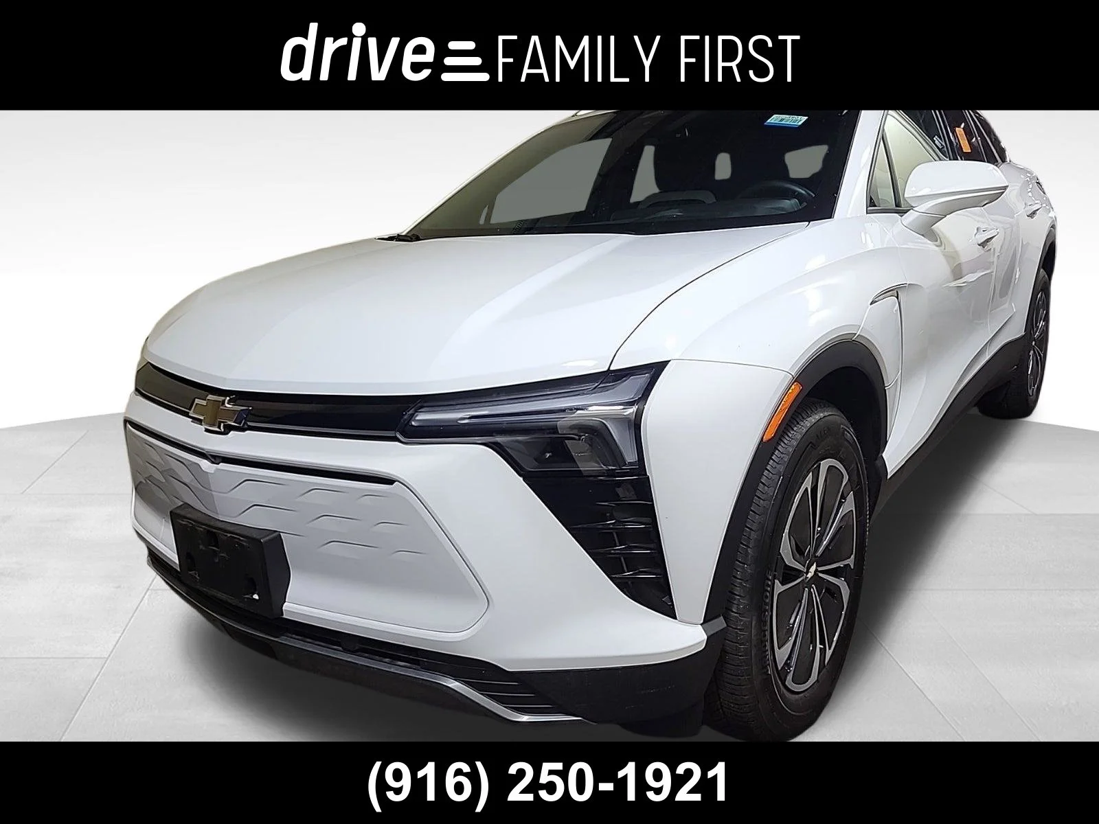 Used 2024 Summit White Chevrolet LT image 1
