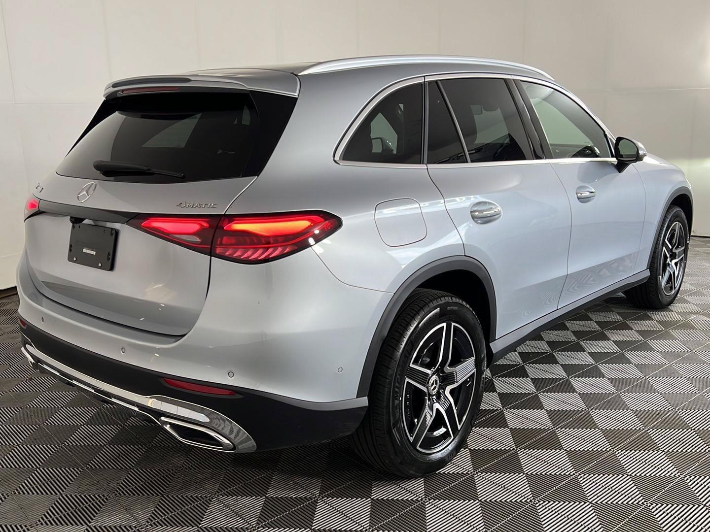 New 2026 Cirrus Silver Metallic Mercedes-Benz GLC 300 image 87