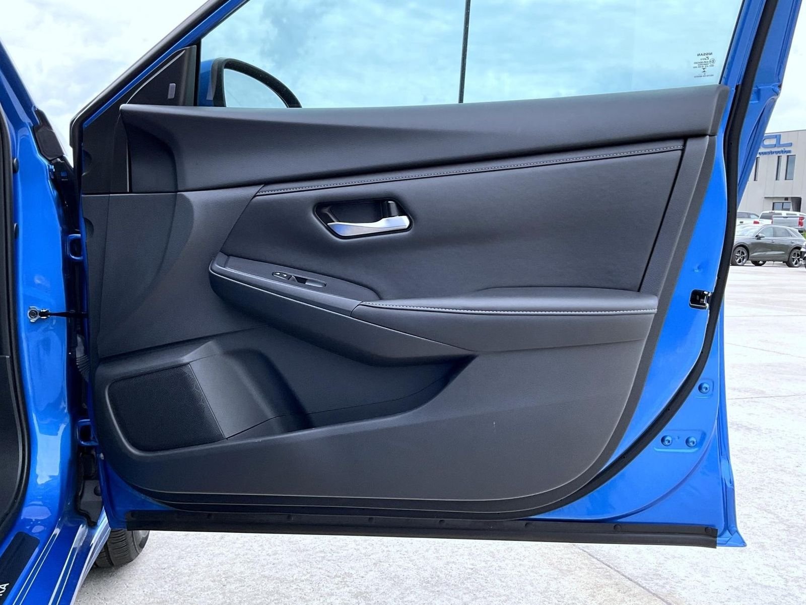 Used 2023 Blue Nissan SV image 17