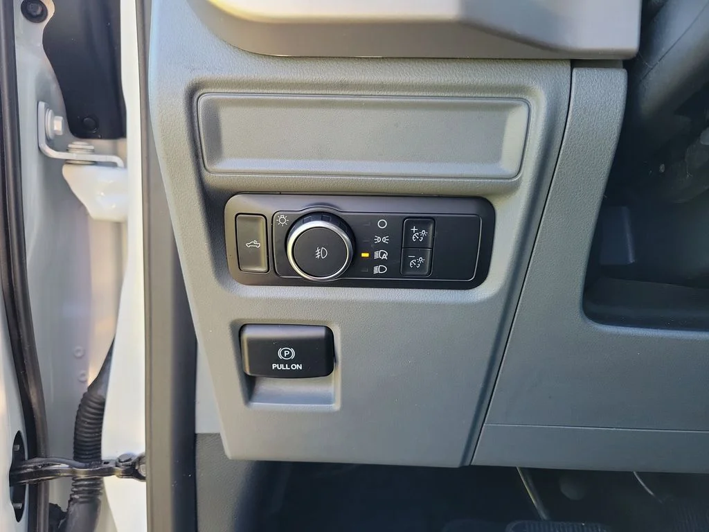 Used 2022 Oxford White Ford XLT image 15