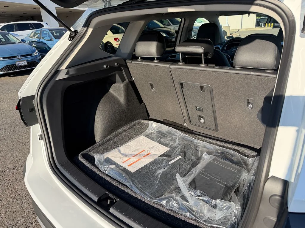 New 2026 Pure White Volkswagen 1.5T SEL image 25