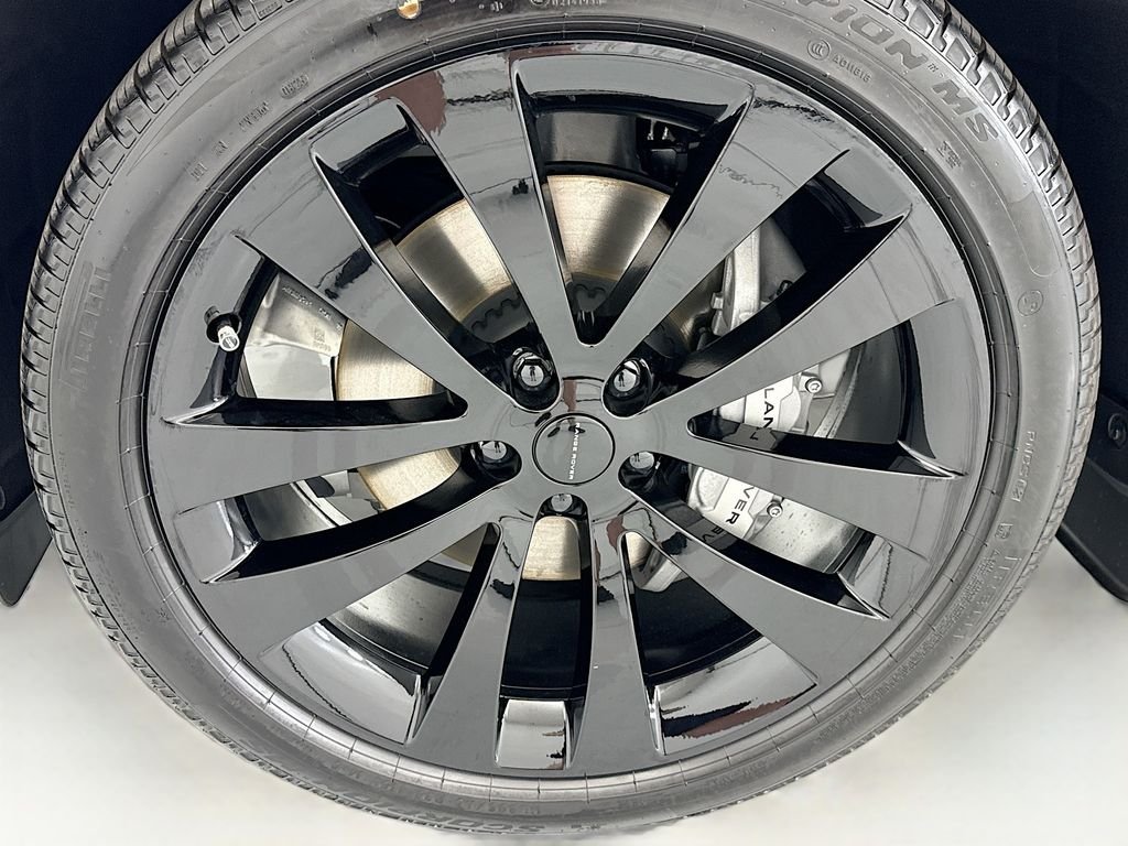 New 2026 Borasco Grey Land Rover SE image 29