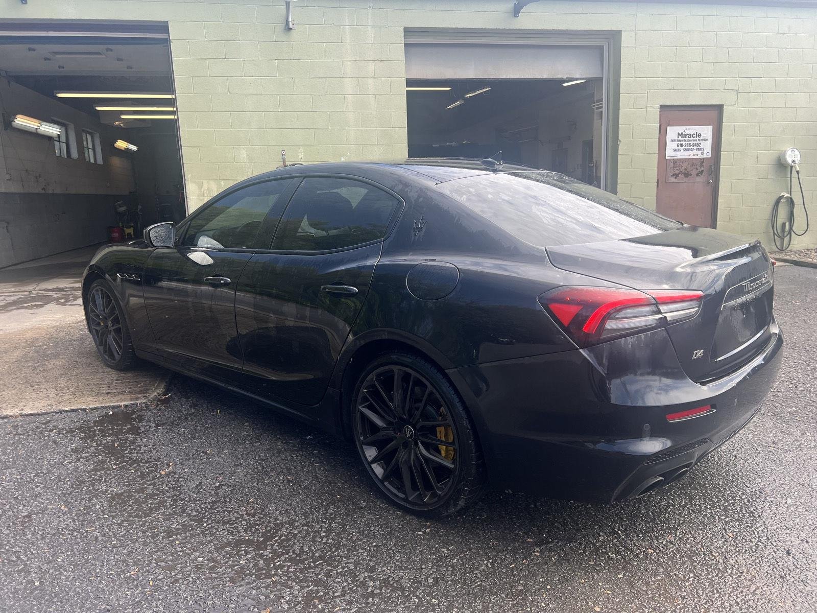Used 2023 Nero Ribelle Metallic Maserati Modena Q4 image 5