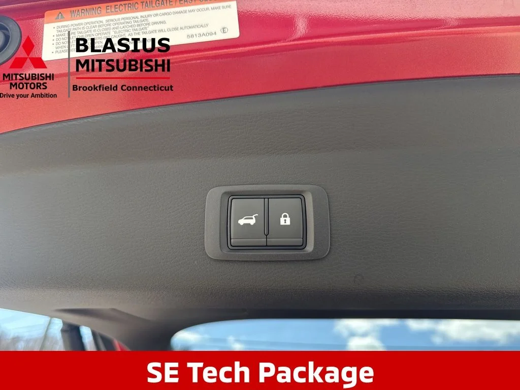 New 2026 Red Mitsubishi SE image 10