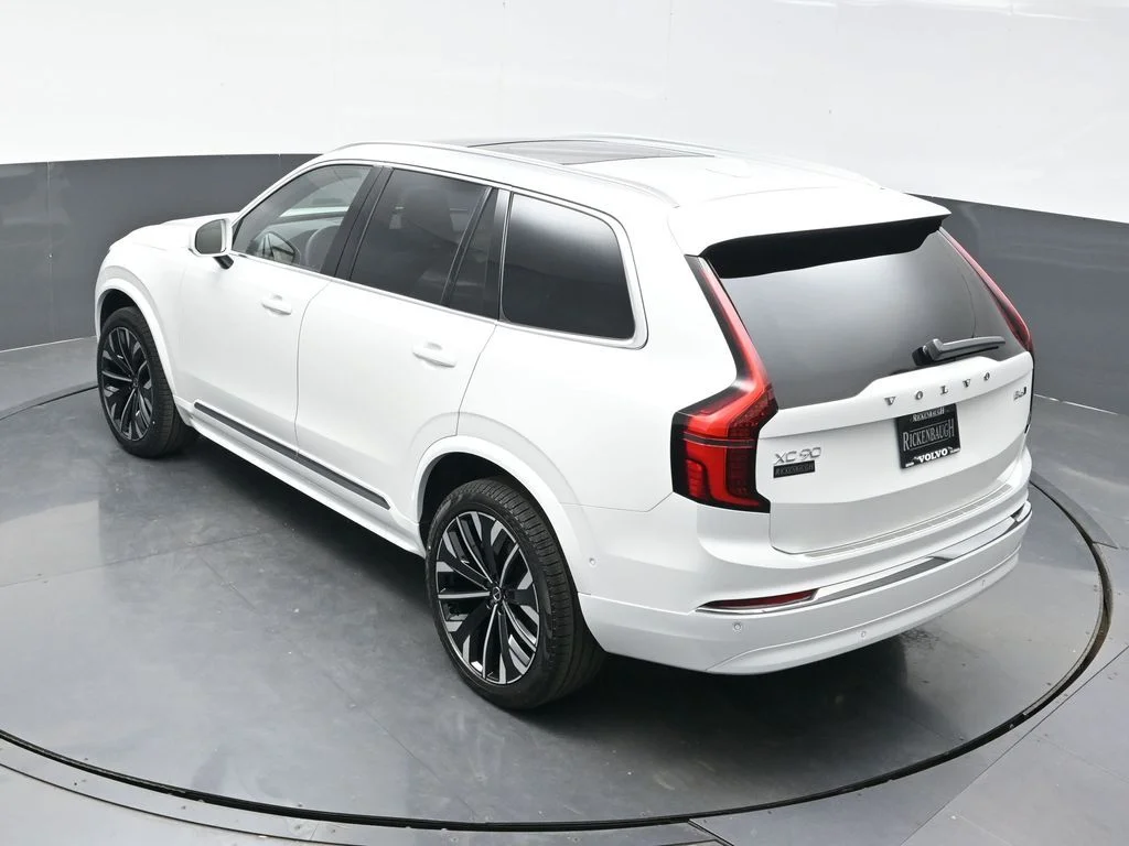 Used 2026 Crystal White Volvo Plus image 34