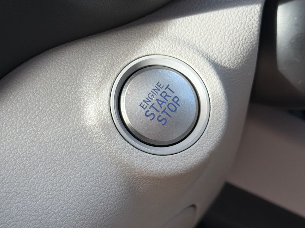 Used 2025 Gray Hyundai SEL image 28