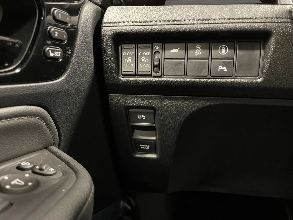 2024 Honda Odyssey Elite - Photo 16