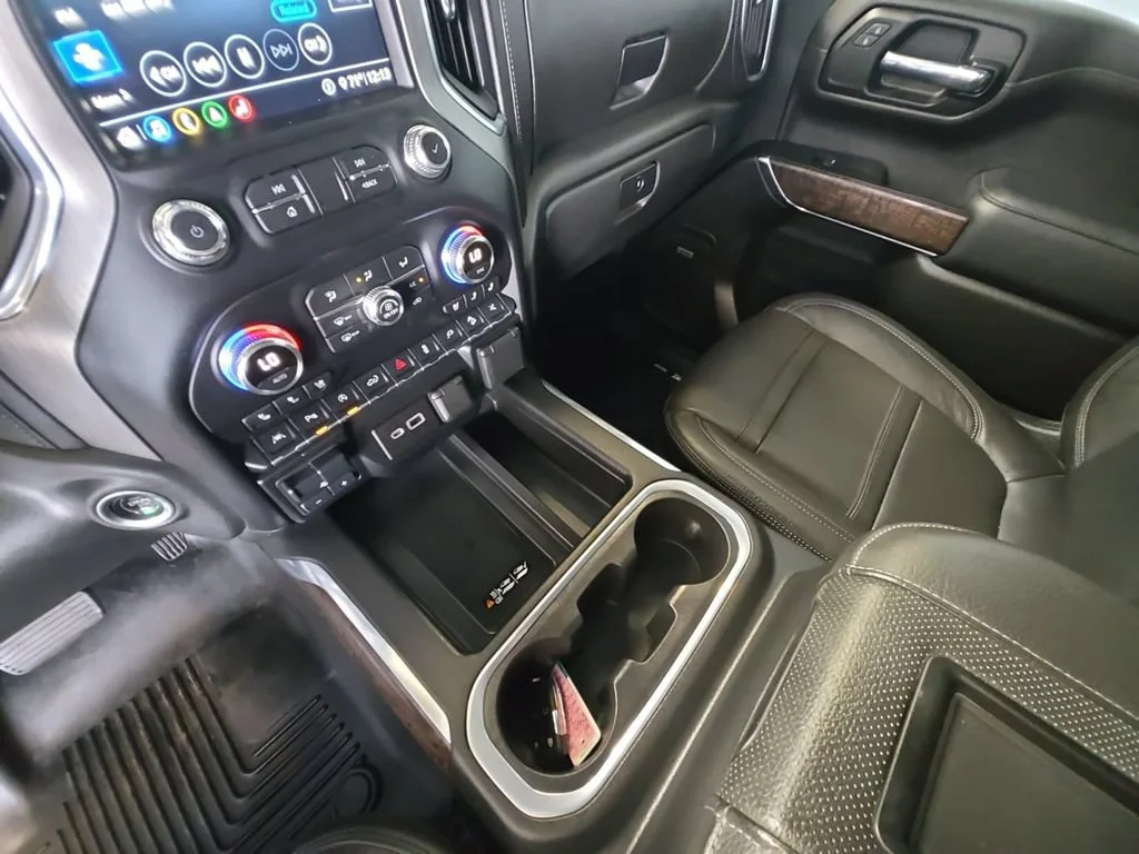 Used 2020 WHITE FROST TRICOAT GMC Denali image 18