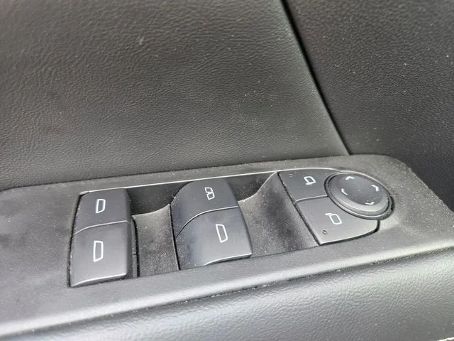 Used 2025 White GMC Elevation image 36