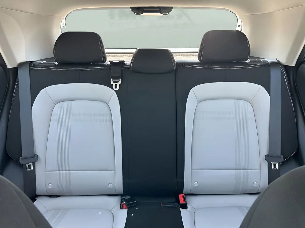 Used 2025 White Hyundai SEL image 11