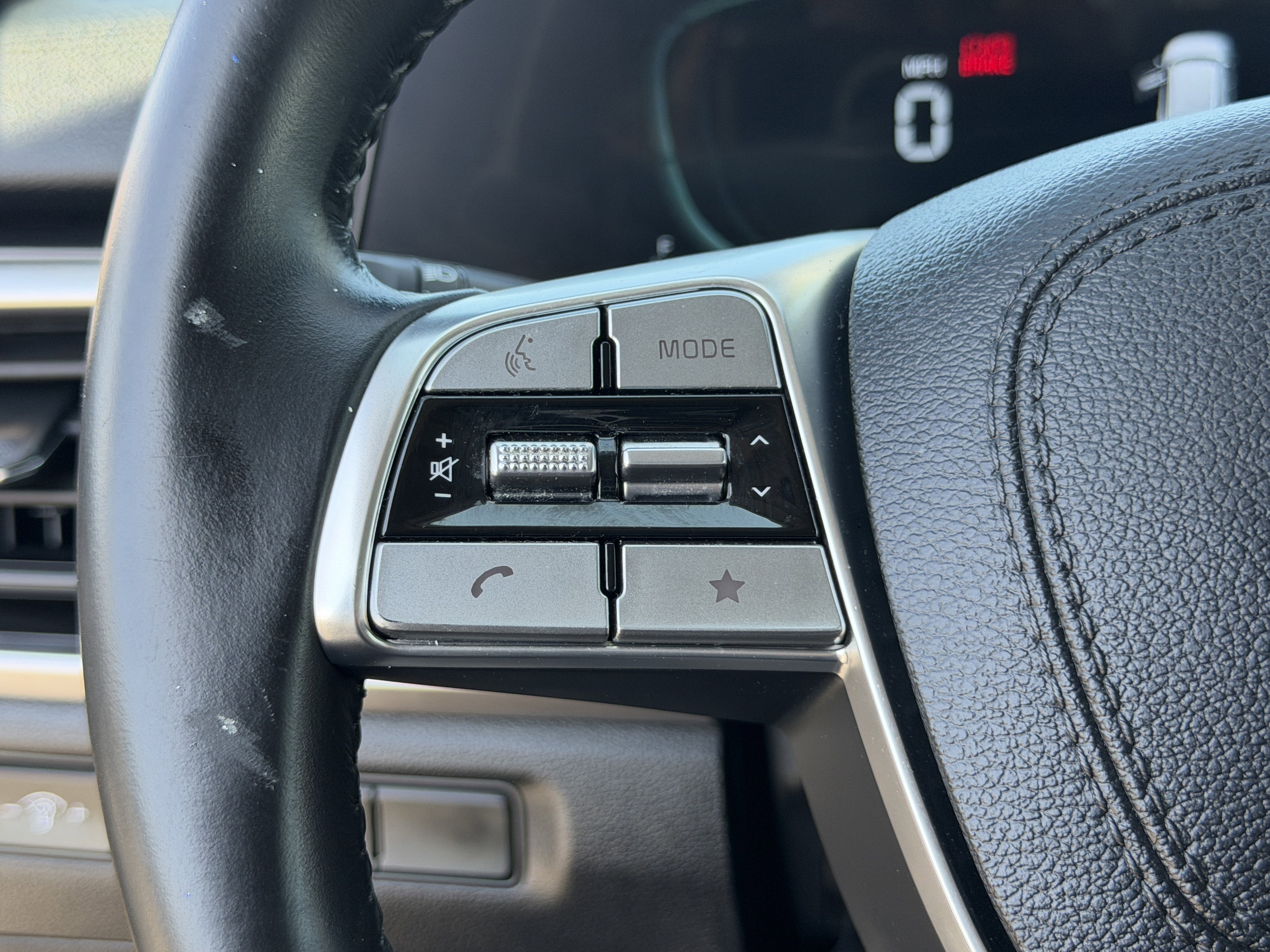 Certified Used 2024 Gravity Gray Kia LX image 18