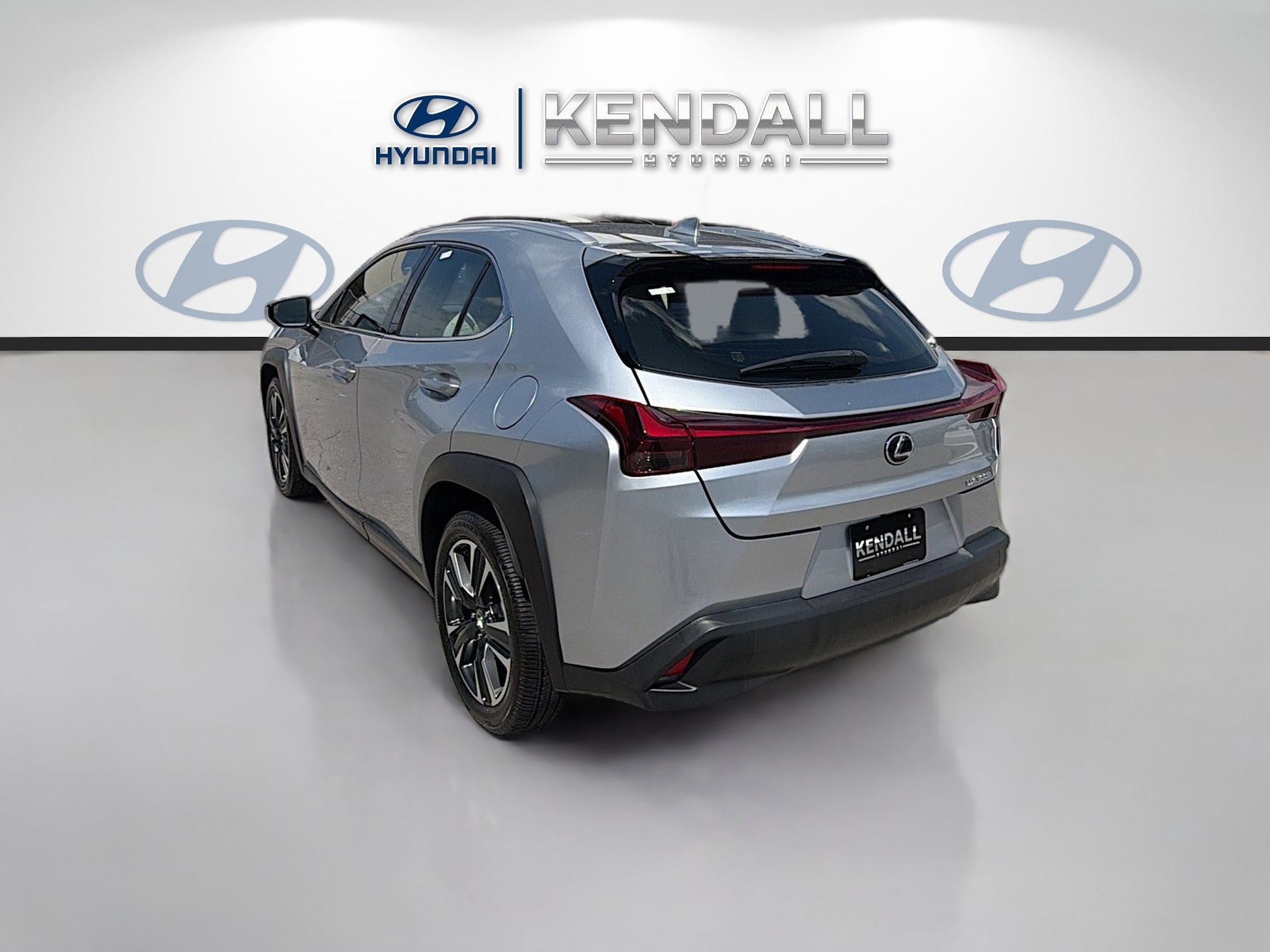 Used 2025 Iridium Lexus UX 300h image 4