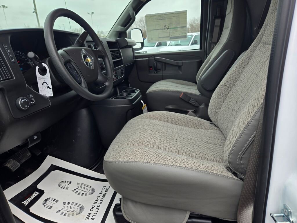 2026 Chevrolet Express Cargo Work Van - Photo 15