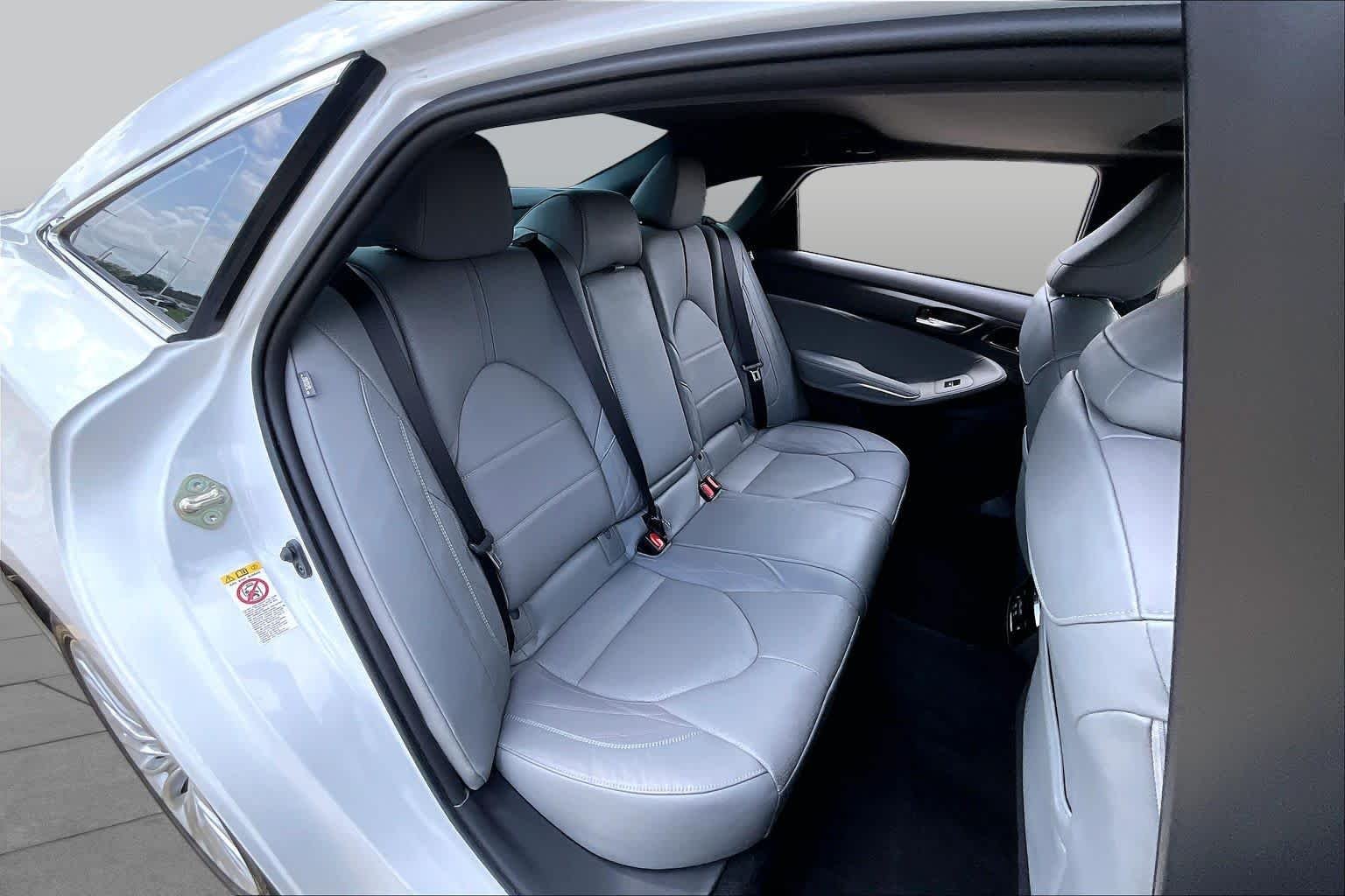 Used 2019 Wind Chill Pearl Toyota Limited image 21