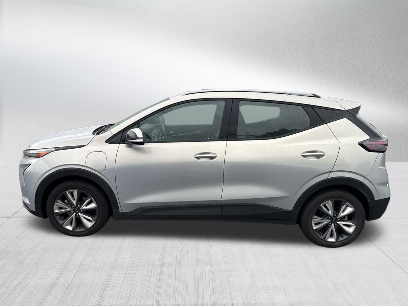 Used 2023 Silver Flare Metallic Chevrolet LT image 4