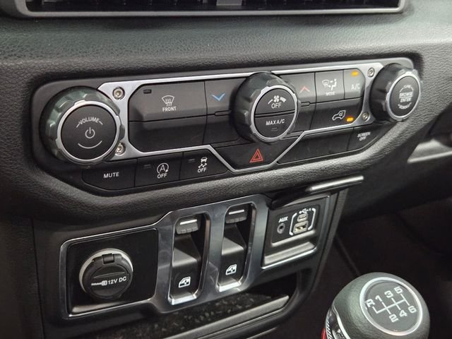 Used 2025 White Jeep Sport image 19