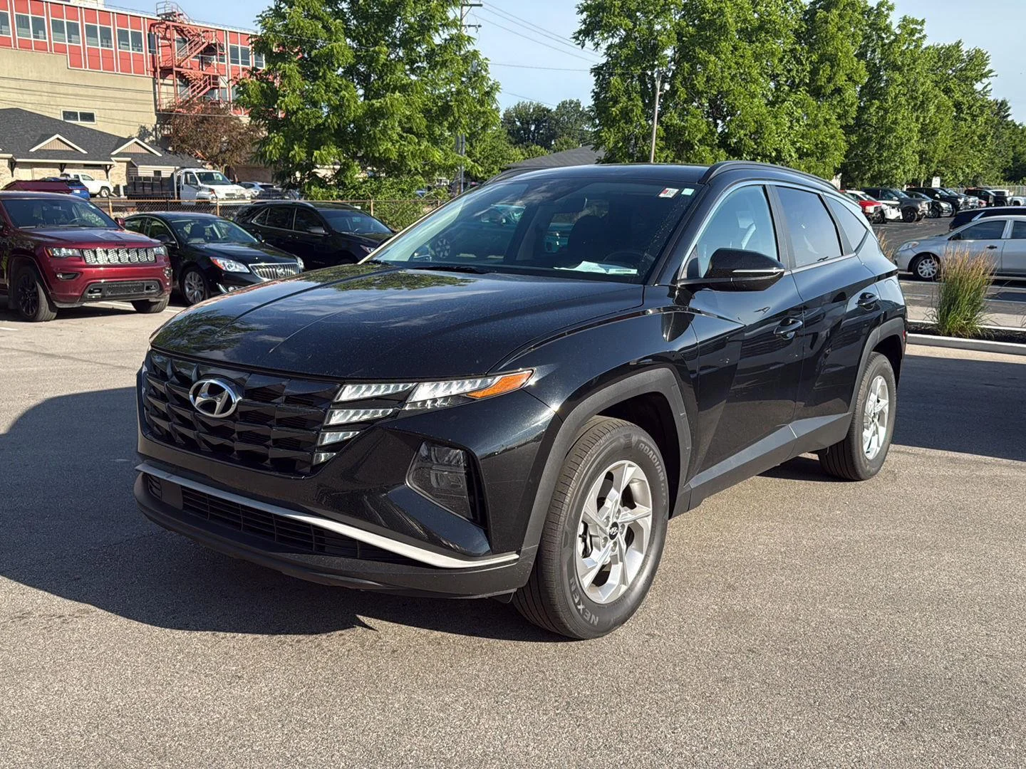 Used 2022 Phantom Black Hyundai SEL image 7
