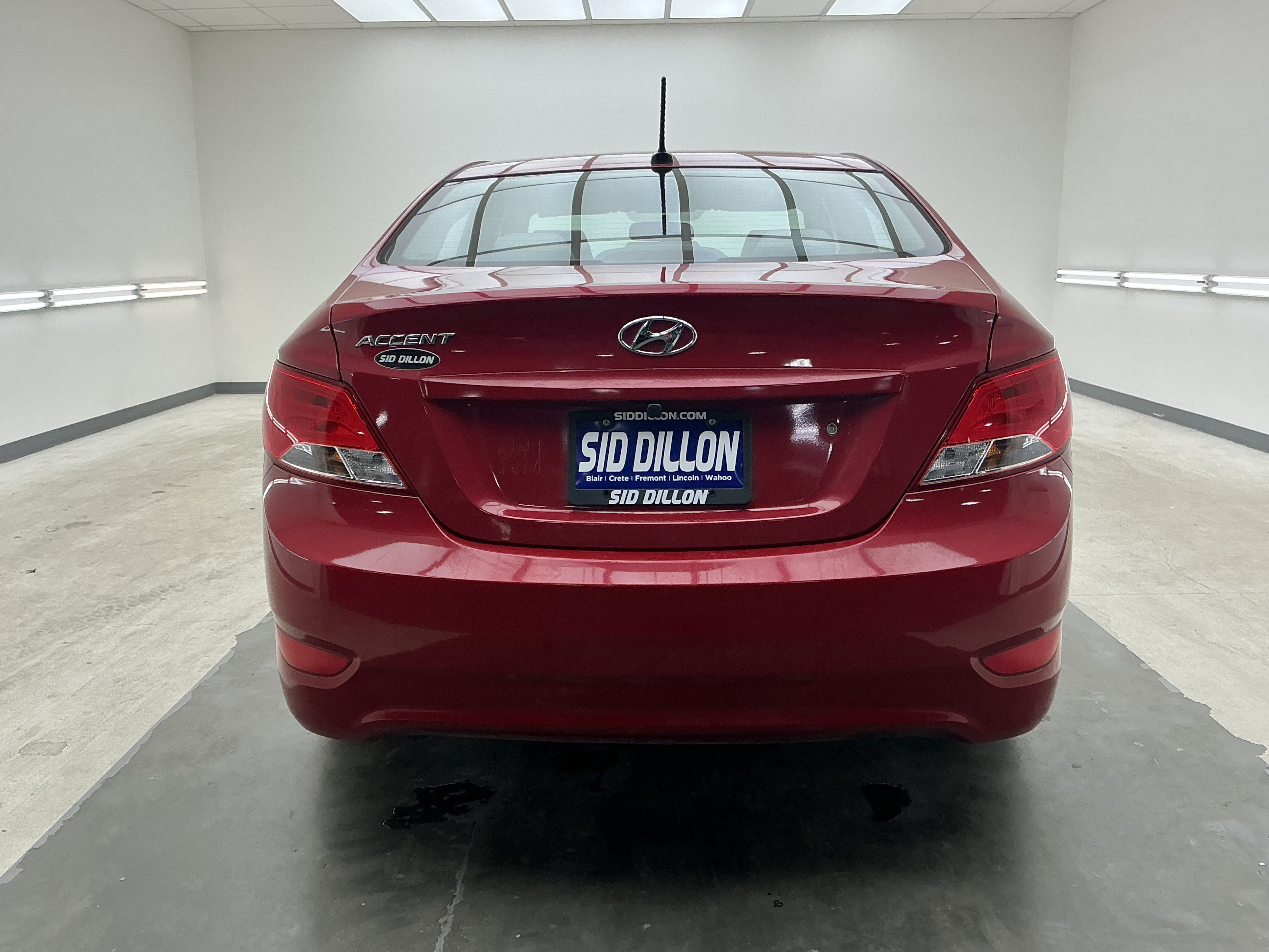 Used 2017 Boston Red Metallic Hyundai SE image 5
