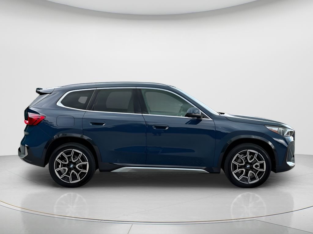 Used 2026 Night Dusk Blue Metallic BMW xDrive28i image 4