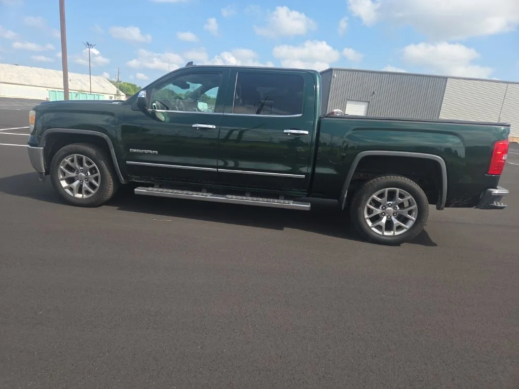Used 2015 Green GMC SLT image 9
