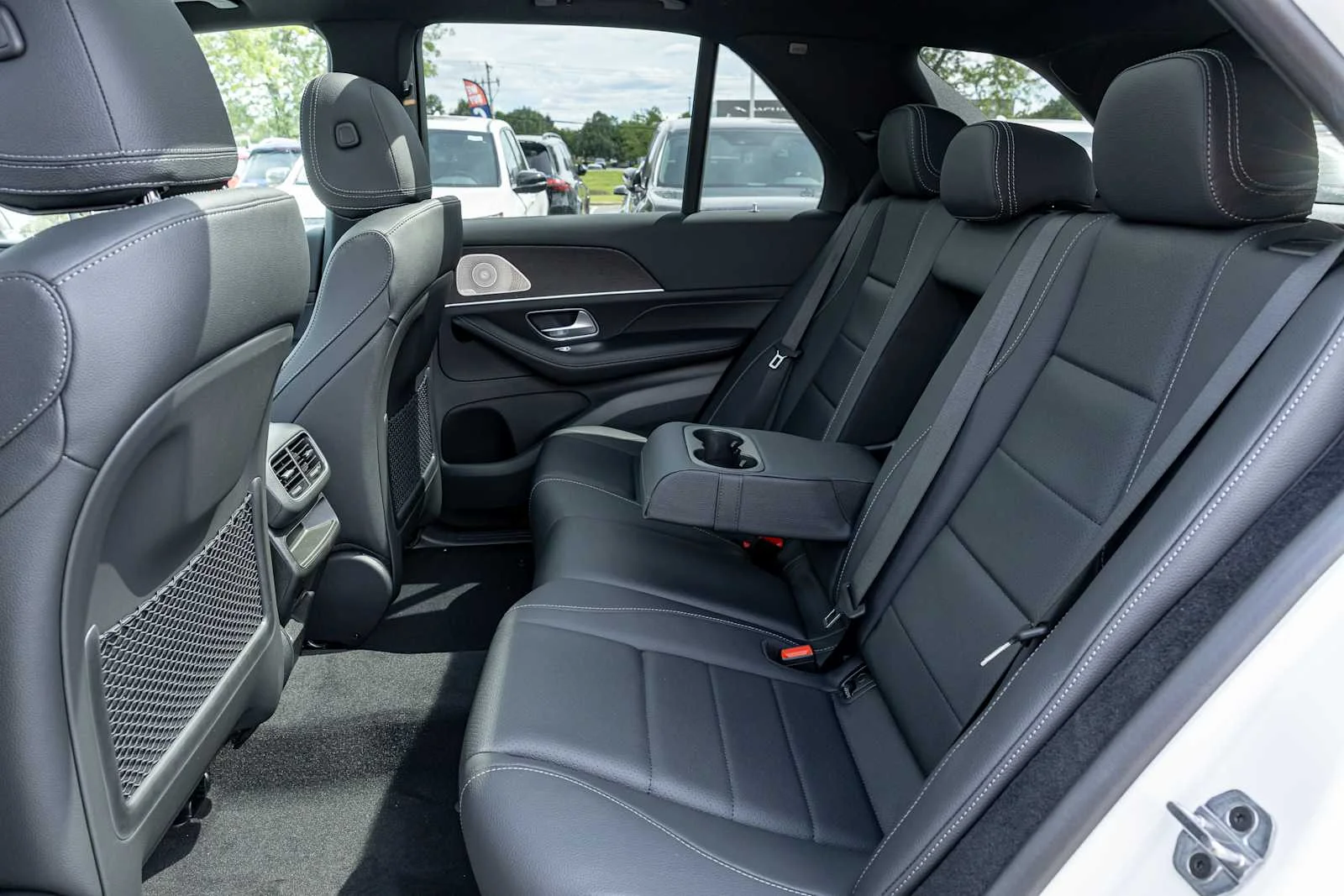 New 2026 MANUFAKTUR Moonlight White magno Mercedes-Benz GLE 450 image 26
