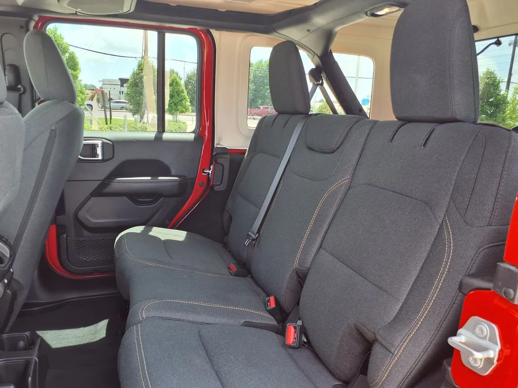 Used 2025 Red Jeep Sahara image 19