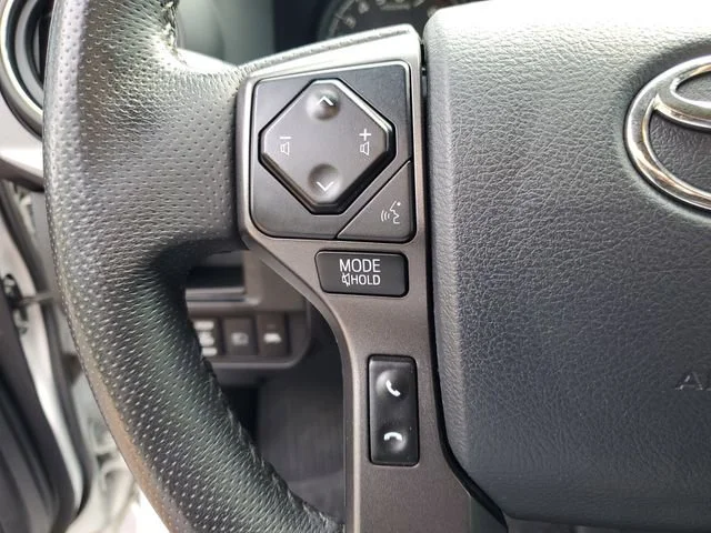 Used 2018 Super White Toyota SR5 image 12