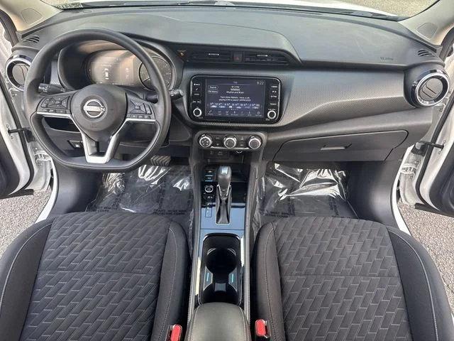 Used 2023 White Nissan SV image 9