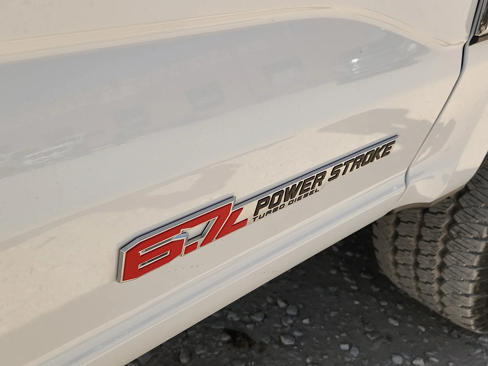 New 2027 Oxford White Ford XLT image 11