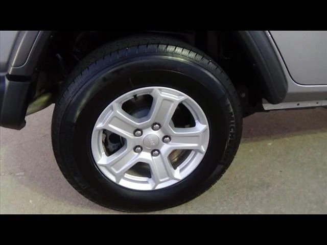 Used 2020 Stingray Jeep SPORT image 8