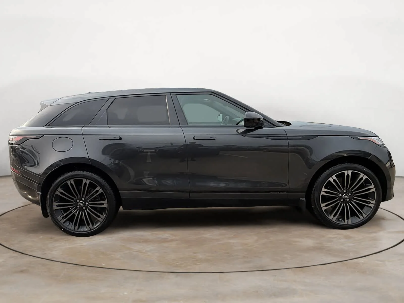 New 2026 Carpathian Grey Land Rover Belgravia Edition image 6