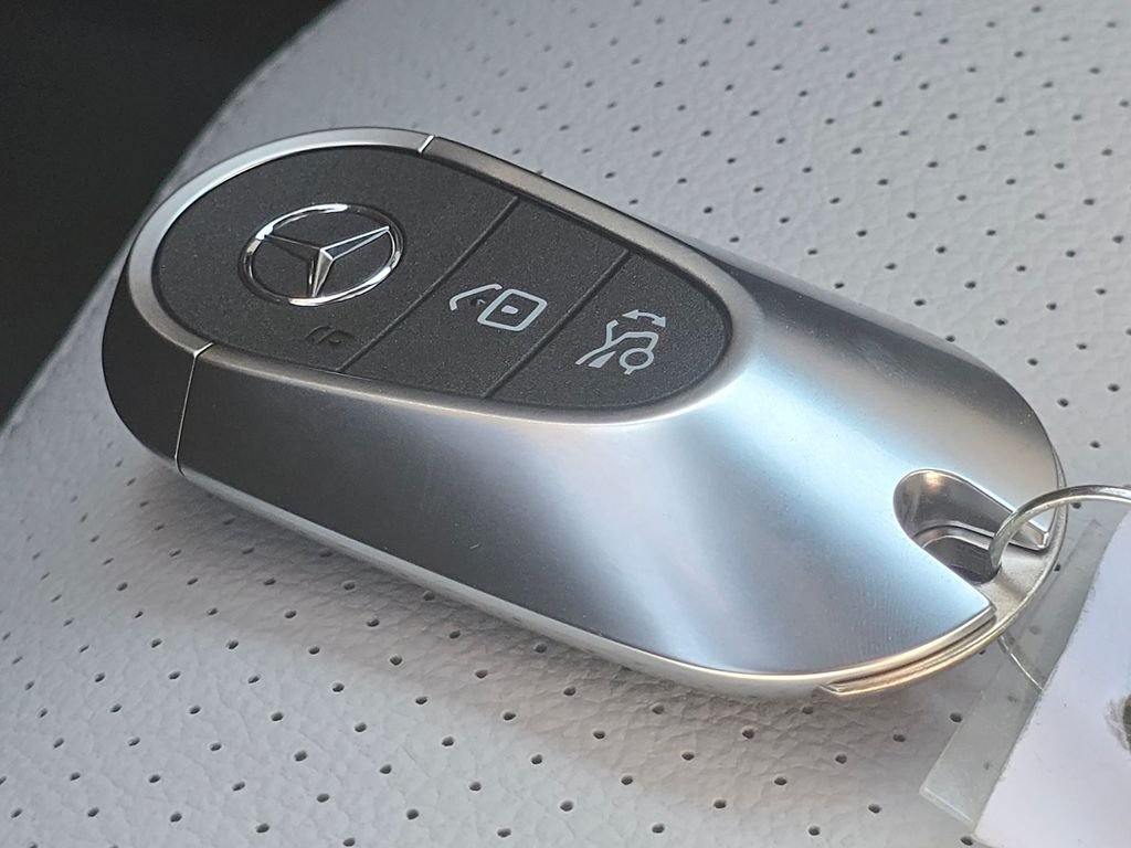New 2026 MANUFAKTUR Alpine Grey Mercedes-Benz GLC 300 image 38