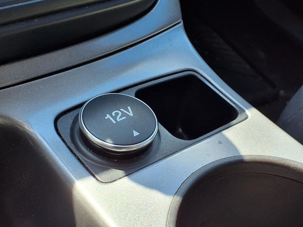 Used 2014 Blue Ford SE image 20