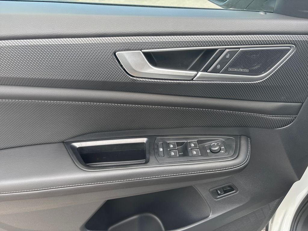 New 2026 White/off-white Volkswagen 2.0T SEL Premium R-Line image 11