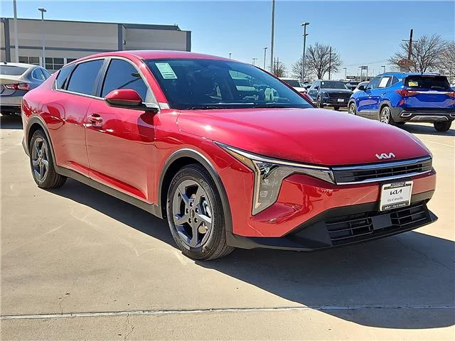 New 2026 Currant Red KIA LXS (IVT) image 4