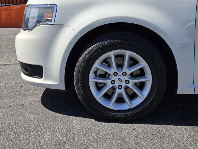 Used 2014 WHITE SUEDE Ford SE image 6